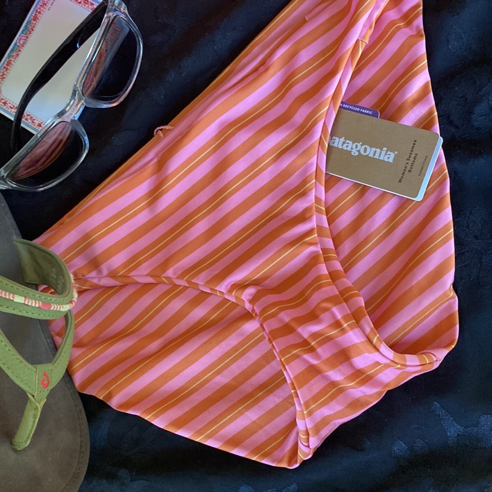 Patagonia Sunamee Bottoms NWT womens M